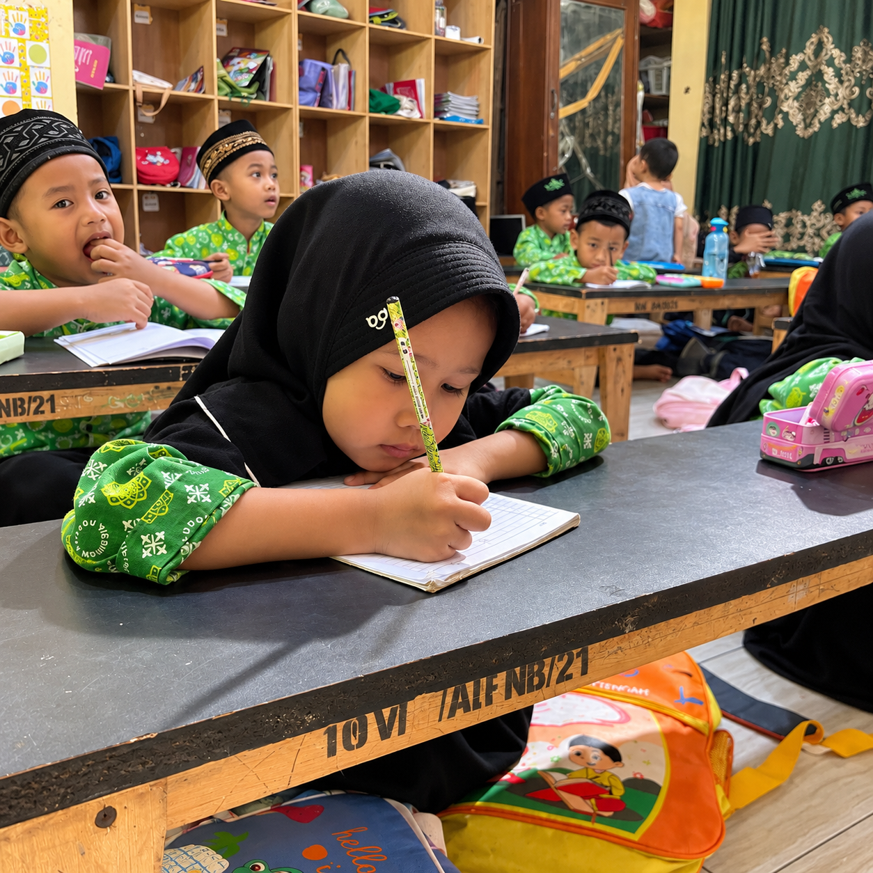 Belajar Menulis dengan Tekun